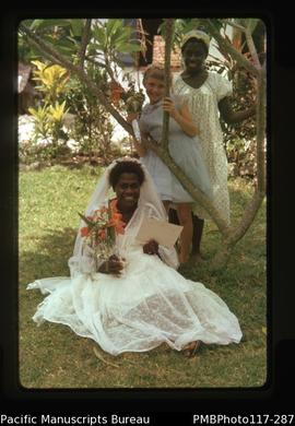 ‘Bridal Group. Merion, Retsi, Wendy.’