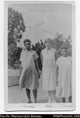 Rita Paton with two ni-Vanuatu young women