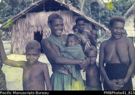[Women and children], Malue village, Santa Cruz