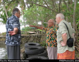 [Bau   Ratu Jope Seniloli [incorrect] Sakiusa Balekiwai telling the history of Bau] Chris Gregory...