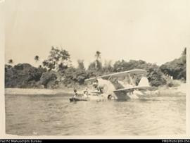 Airplane on the water, Malekula