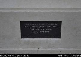 Descriptive plaque on General de Gaulle’s statue’s pedestal, London