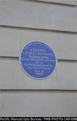 Commemorative plaque near the entrance of 4 Carlton Gardens, displayed by the Greater London Council