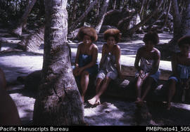 Nupani women visiting Minevi, Santa Cruz
