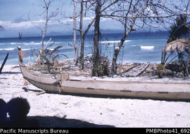 Bonito fishing canoe – Santa Catalina (Aorigi). San Christoval behind.