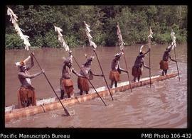 War canoe, Asmat